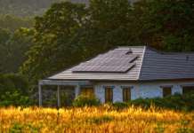 Otovo amplia l’offerta green con le pompe di calore e le colonnine di ricarica casa con pannelli solari - pixabay