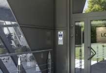 Edifici parlanti: più sicurezza ed efficienza operativa con Commend