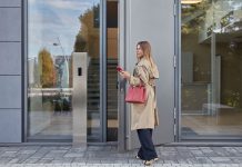 Iseo lancia Multiblindo Smart, la nuova serratura connessa motorizzata Iseo Multiblindo Smart