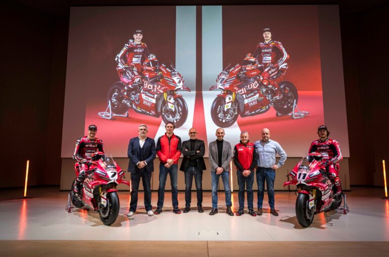 Dodici stagioni insieme: il valore industriale della partnership Aruba e Ducati