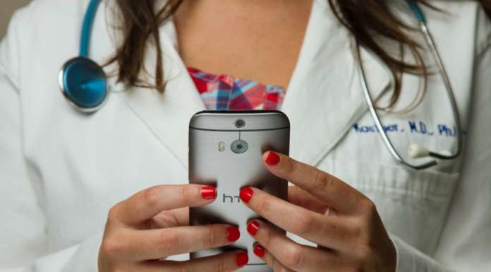 doctor smartphone unsplash