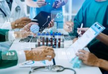 Professionisti sanitari che analizzano dati clinici con icone digitali di AI sovrapposte, illustrando il concetto di private AI in sanità