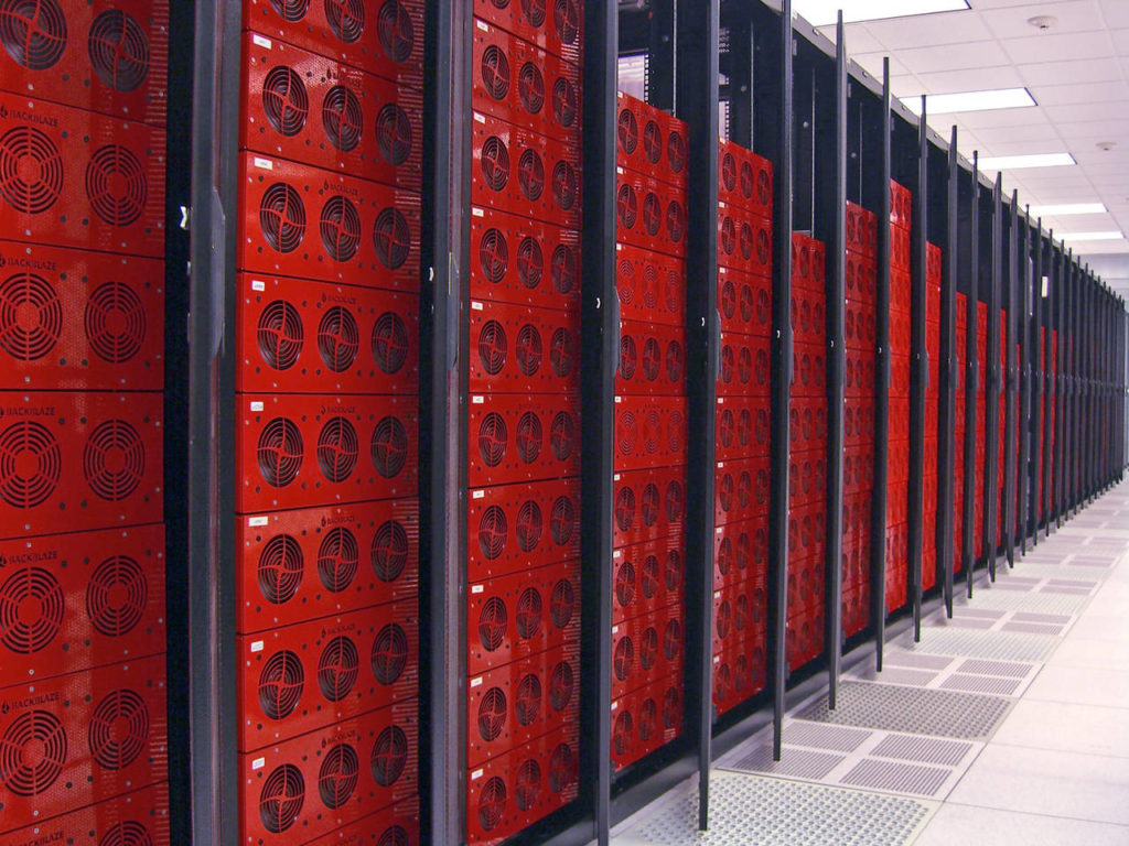 backblaze-cloud-storage-datacenter-photo