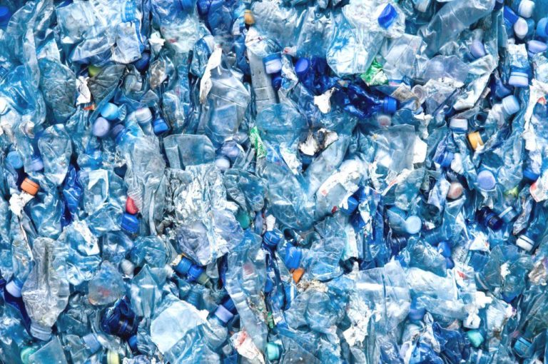 Machine learning e robot per potenziare il riciclo della plastica