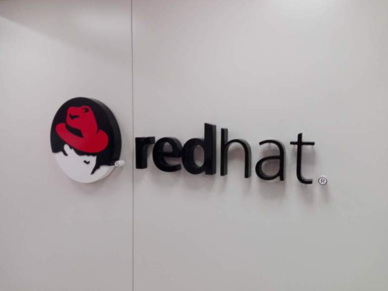 Red Hat non dimentica Linux e amplia l’offerta open