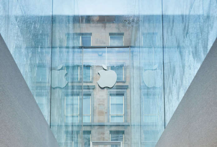 apple-piazza-liberty_staircase_07242018 Apple