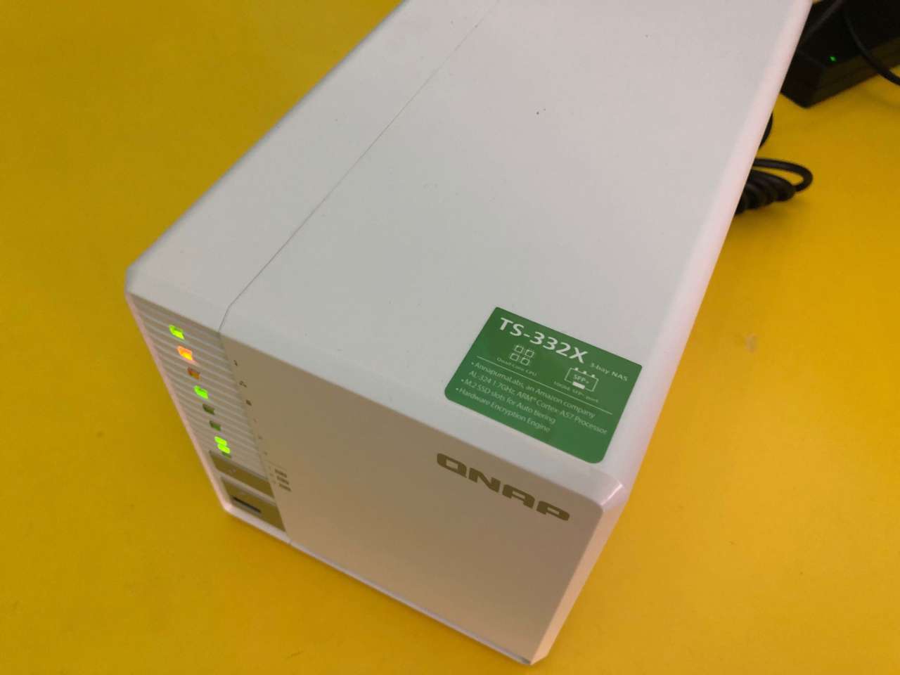 QNAP TS-332X