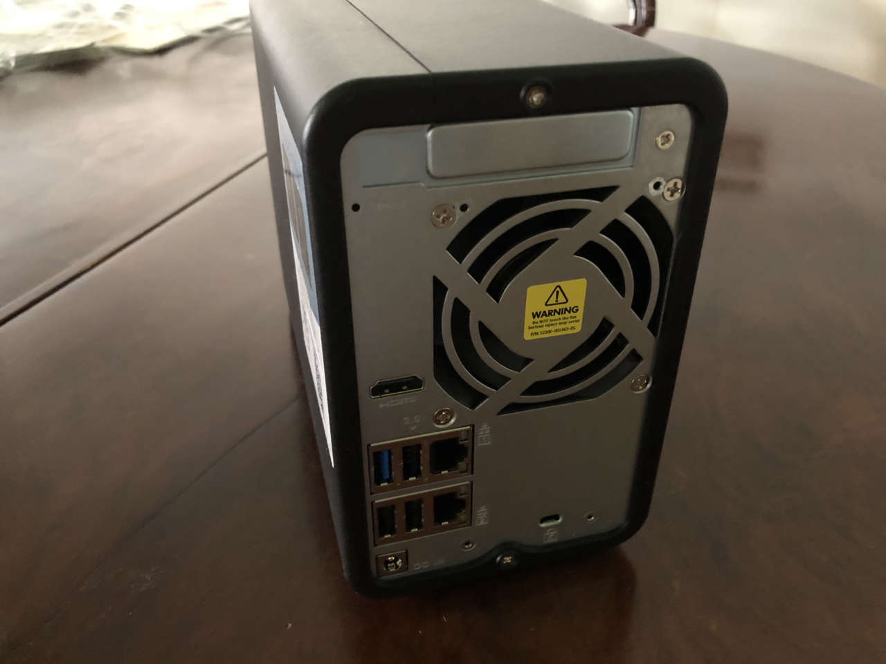 QNAP TS-253D - Porte posteriori