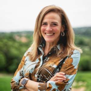 Christa Quarles alludo