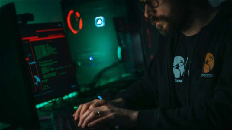 ddos unsplash