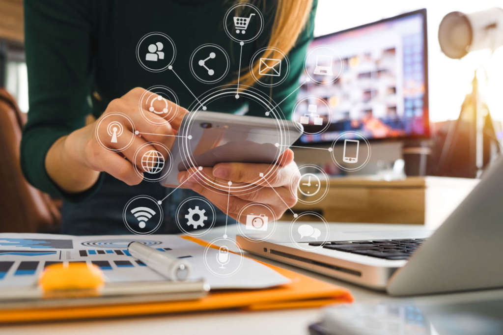 retail smartphone pixabay