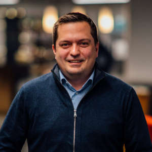 Jonathan Aniano, Senior Vice President of Product, CRM Applications di Zendesk