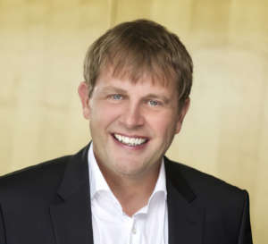 Kevin Simzer, COO di Trend Micro