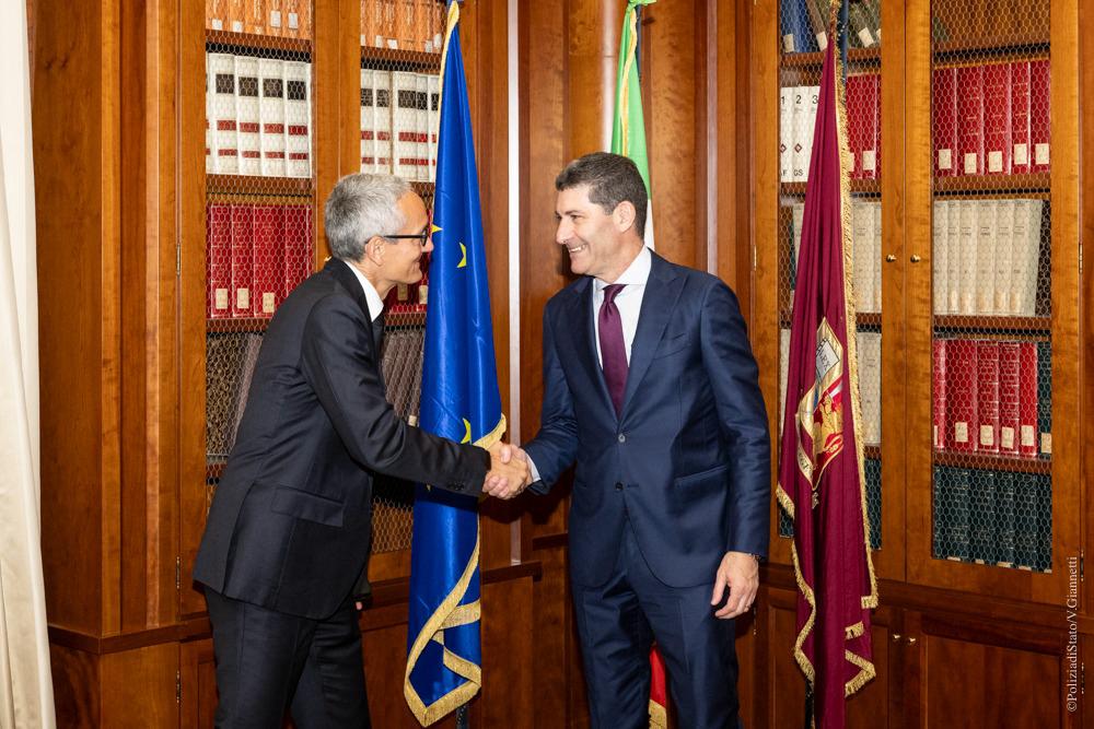 Da sinistra: Maximo Ibarra - CEO and General Manager Engineering e il Capo della Polizia - Direttore Generale della Pubblica Sicurezza Prefetto Vittorio Pisani