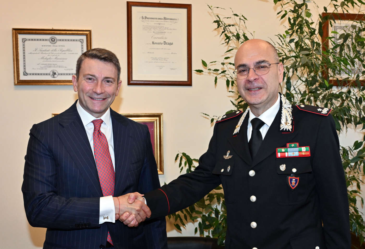 Emanuele Iannetti, Amministratore Delegato di Polo Strategico Nazionale, e Rosario Drago, Generale di Brigata, Capo del Centro Unico Contrattuale del Comando Generale dell’Arma dei Carabinieri