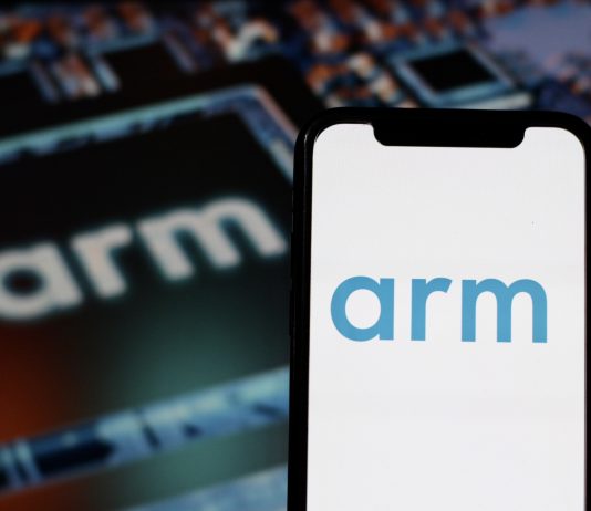 Arm lancia il suo primo chip: rivoluzione nei data center e AI? arm depositphotos