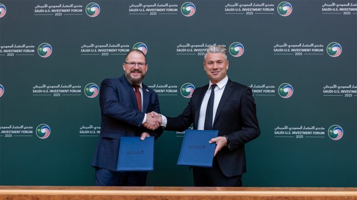 Cristiano Amon, President and CEO, Qualcomm Incorporated, e Tareq Amin, chief executive officer, HUMAIN. Credit: Qualcomm