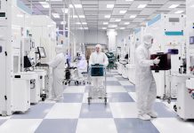 IBM accelera verso il quantum advantage: nuove architetture, algoritmi avanzati e un salto nelle capacità di fabbricazione