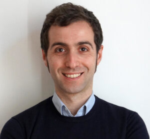 Natale Vinto red hat