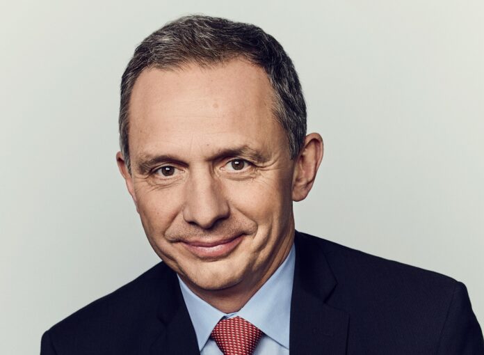 Enrique Lores Paypal headshot Enrique Lores PayPal