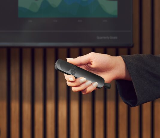 Logitech Spotlight 2, il presenter premium che aiuta anche a gestire lo stress sul palco logitech spotlight 2