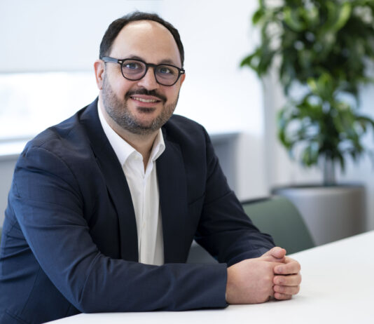 Marco Torrisi (Salesforce): “Quando il cliente è un agente, la creatività vale zero”. Come gli agenti AI ridisegnano marketing, commerce e governo del dato
