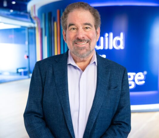 Alan Trefler, founder e CEO di Pega: l’AI enterprise responsabile richiede processi prevedibili
