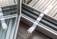 Come montare la parabola sul balcone senza bucare il muro per far passare il cavo adattatore F flat montare la parabola