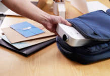 LG, il proiettore in casa per intrattenimento e smart working proiettori portatili Lg