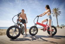 La bicicletta elettrica che si ricarica in discesa e in frenata