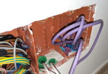 Usare le canaline murate per nuovi cavi SAT e DTT Canaline murate