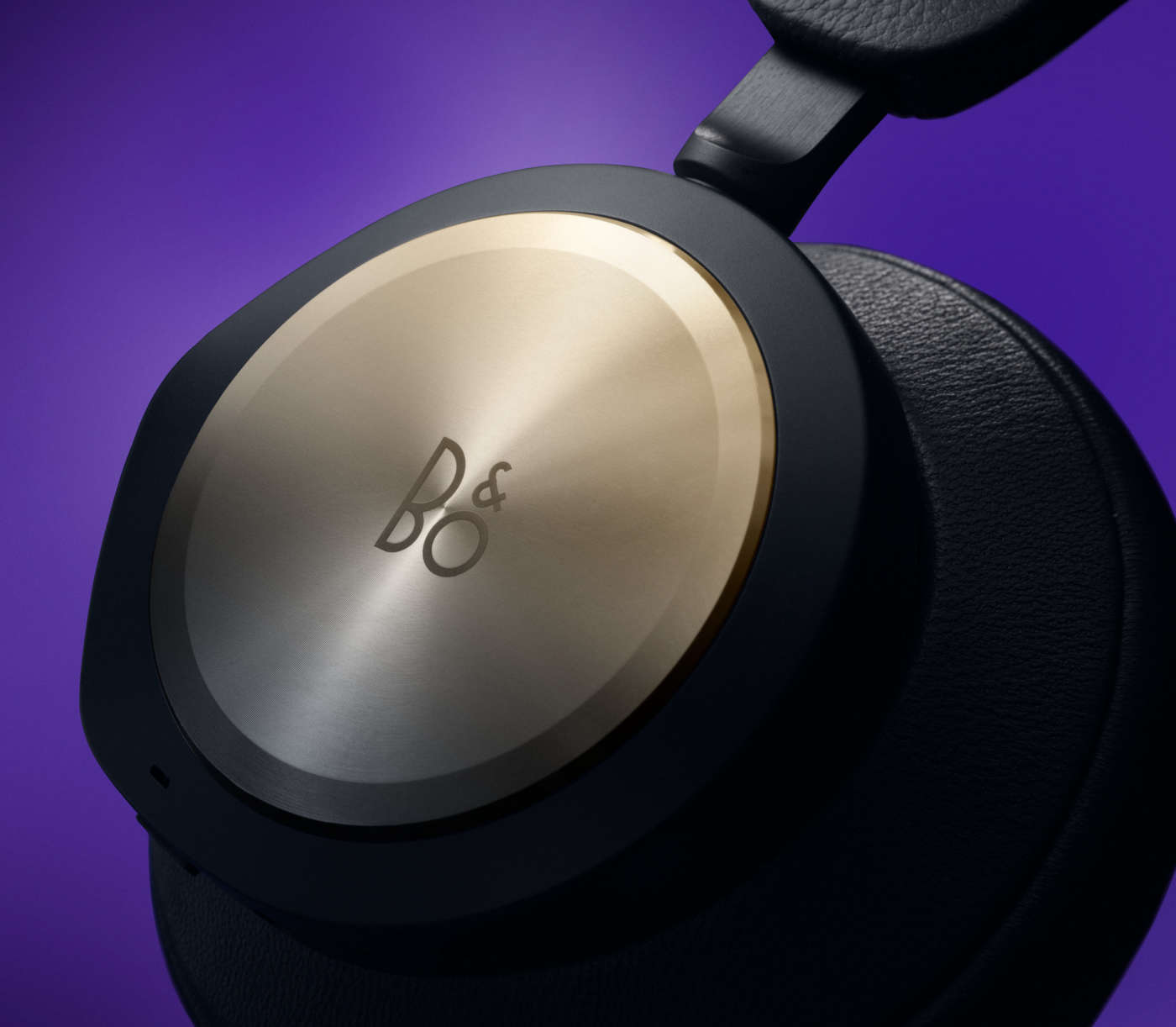 B&O Beoplay Portal