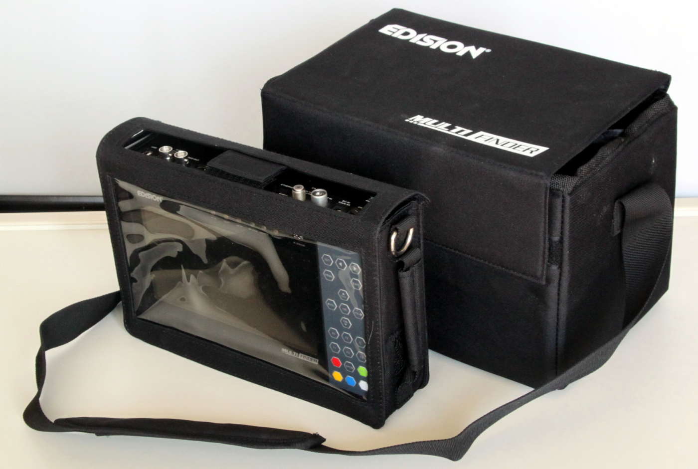 Misuratore di campo con custodia e borsa