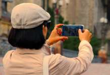 Dal tramonto all’alba: lo smartphone come fotocamera e gli italiani smartphone photo pixabay