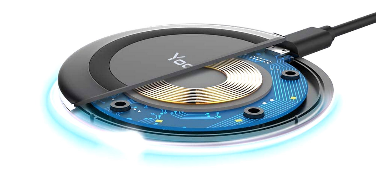 Circuito elettronico e bobina di un caricatore wireless da tavolo