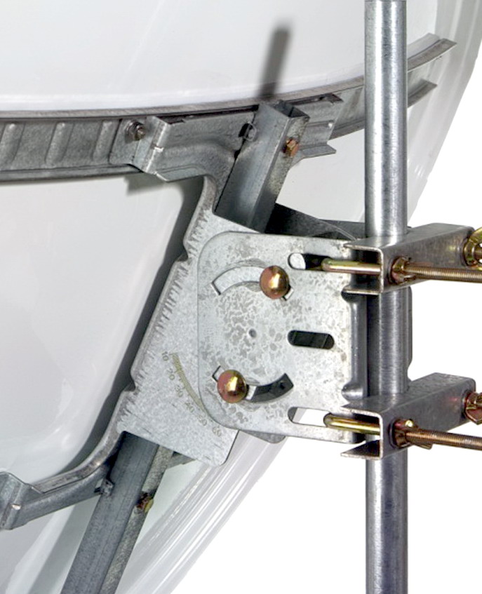 Fissaggio del supporto all’antenna parabolica