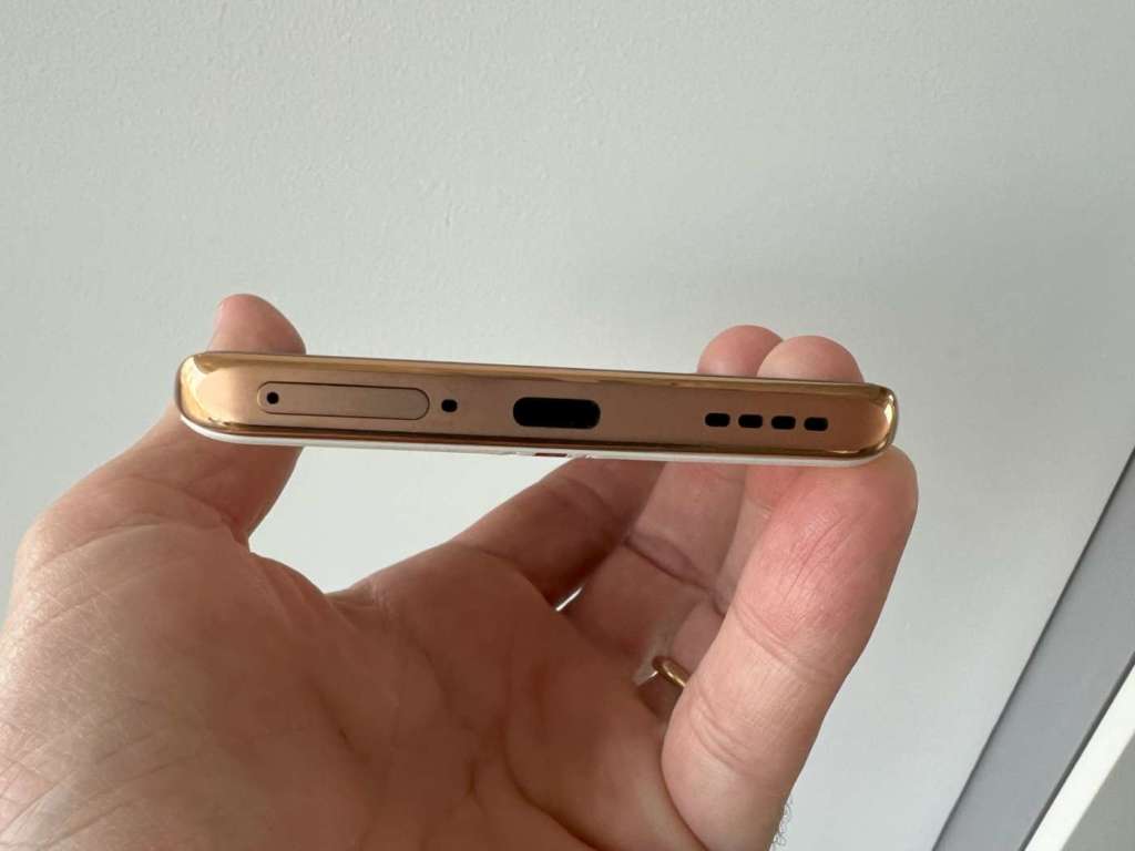 realme 11 pro+ bordo inferiore