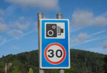 Autovelox, come evitarli con le app GPS e le autoradio