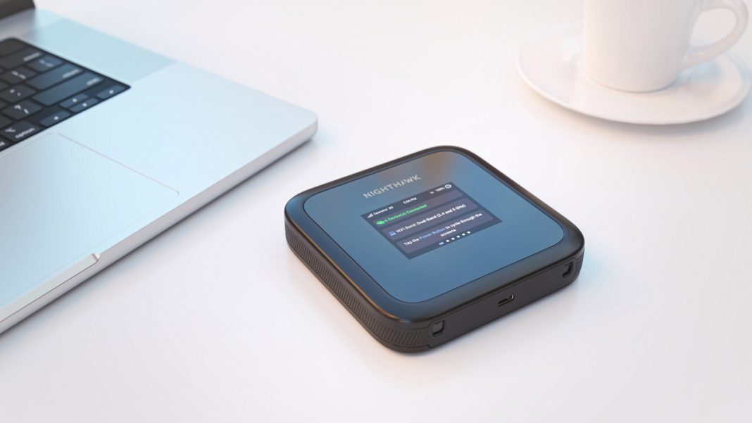 Netgear Nighthawk M3, il router portatile 5G WiFi 6 veloce e sicuro ...