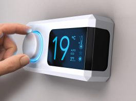 Riscaldamento acceso e “guerre del termostato”: il 16% degli italiani alza la temperatura di nascosto dai familiari riscaldamento