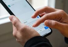 Glovo porta il quick-commerce su ChatGPT e Claude: la ricerca parte dalla conversazione Glovo ChatGPT