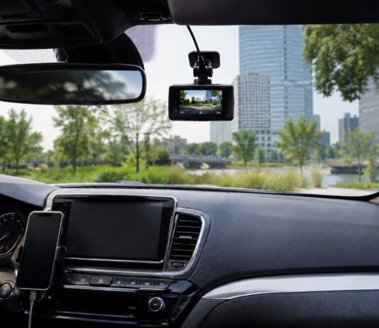 Accessori per auto, oltre 1,8 milioni di ricerche: cresce l’interesse per le dash cam dashc am
