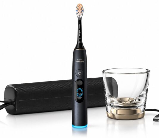 Philips Sonicare DiamondClean 9900 Prestige, l’AI guida lo spazzolamento in tempo reale DiamondClean 9900 Prestige