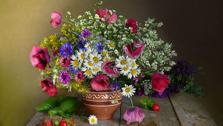bouquet di fiori e erbe spontanee