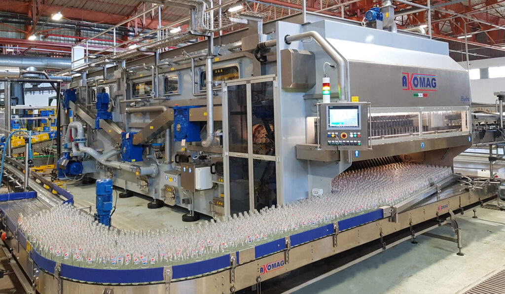 La nuova lavabottiglie Hydra 8.2 per il lavaggio delle bottiglie di vetro di recupero presso PepsiCo