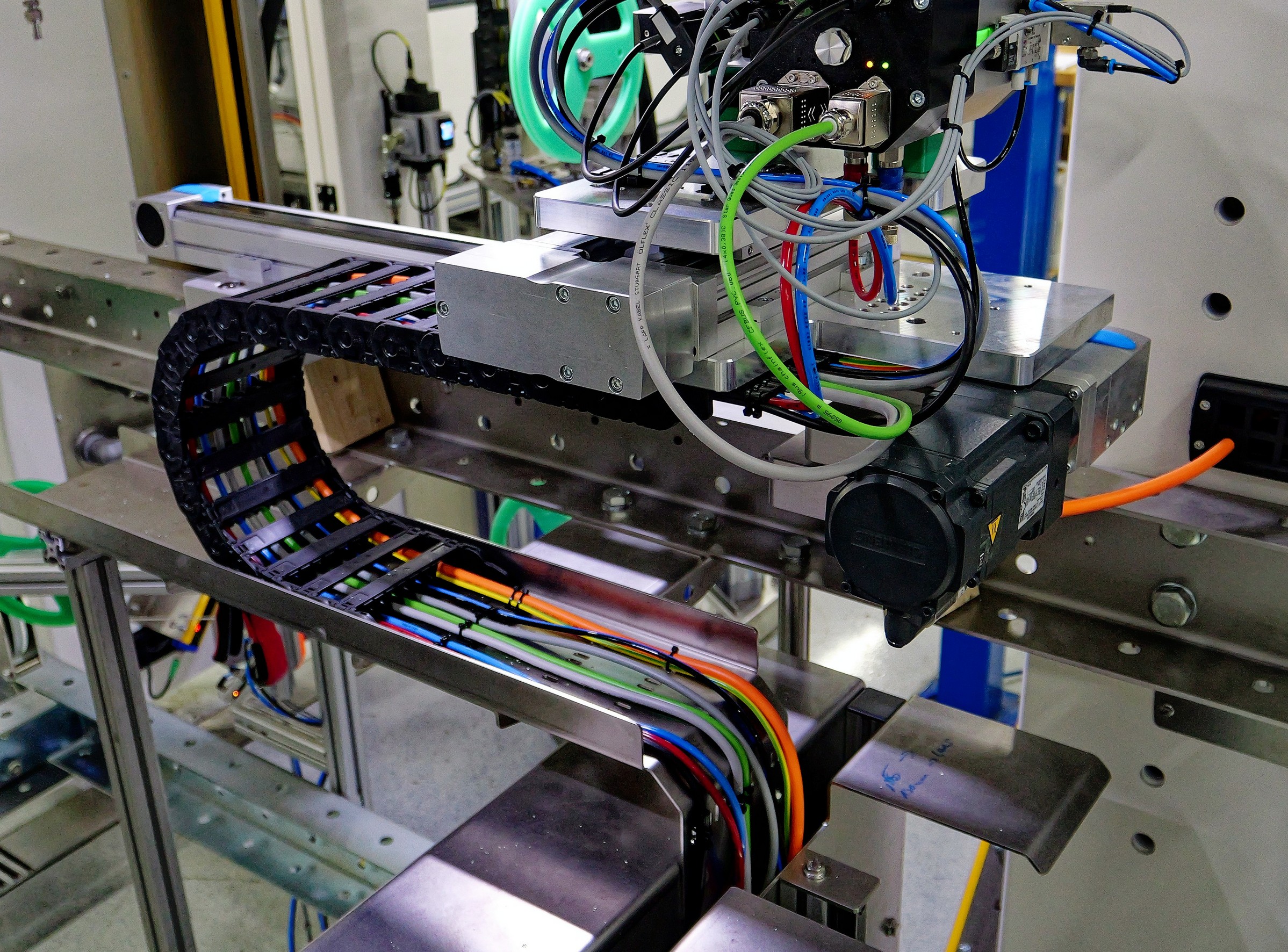 componenti-igus-nei-sistemi-automatizzati-Membion-per-produzione-di-bioreattori-a-membrana