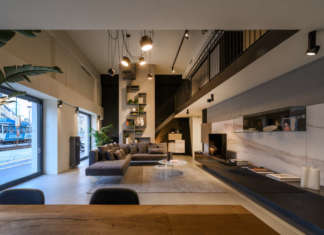 LAGO aperta tutto agosto per far fronte agli ordini Lago