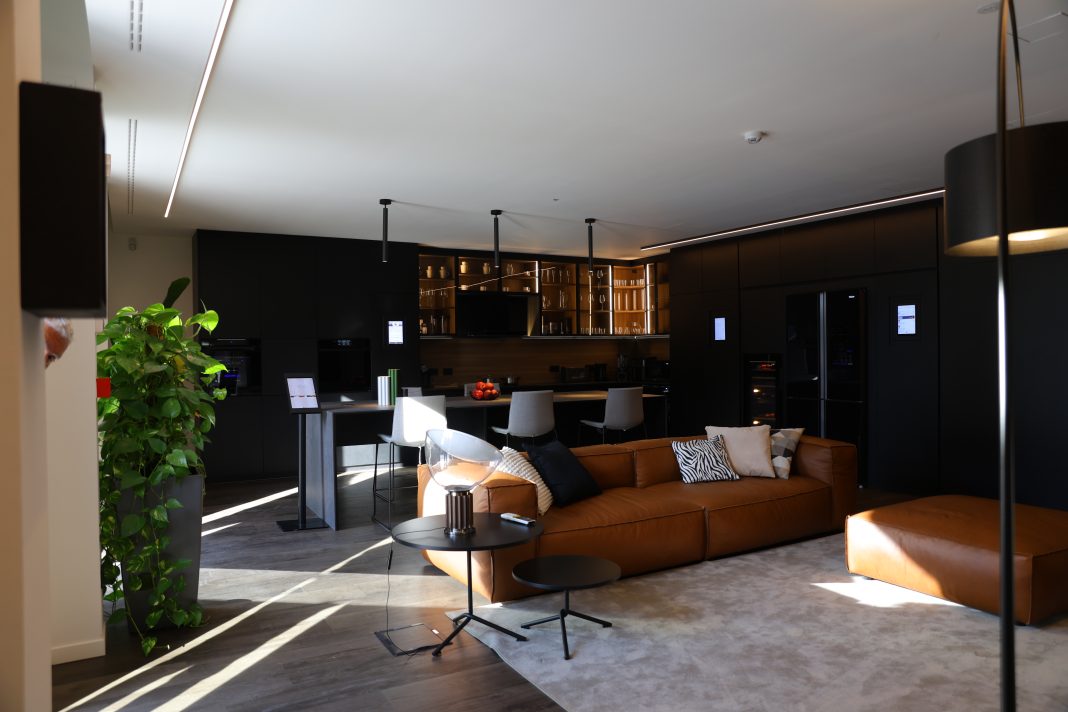 Haier_Europe_hOn_One_living&kitchen