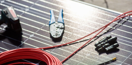 Raee e fotovoltaico: le novità per il fine vita dei moduli – Leggi questo contenuto iscrivendoti al sito o abbonandoti ad Ambiente&Sicurezza Raee e fotovoltaico: le novità