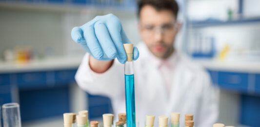 Sostanze chimiche sostenibili: interviene la Ue